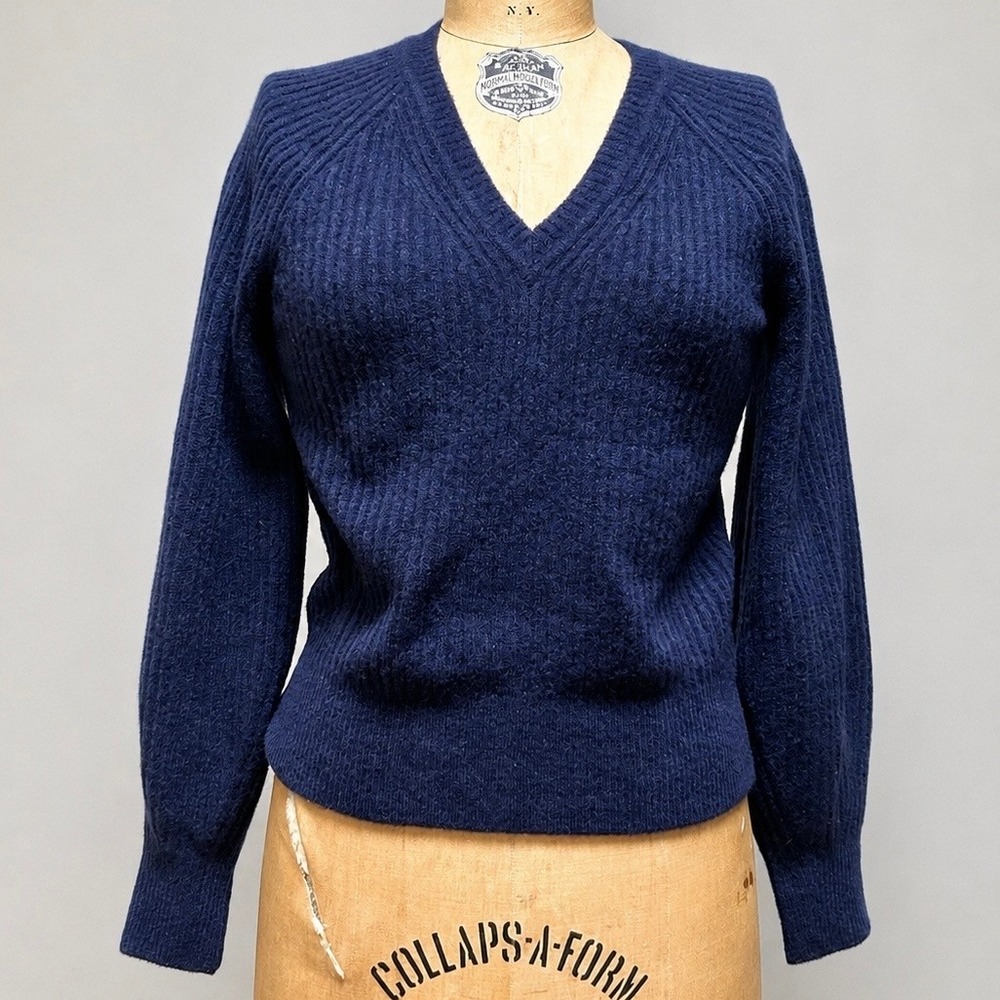 Athleta Layover V-Neck Sweater XS Navy Merino Wool Fall 2023 658519